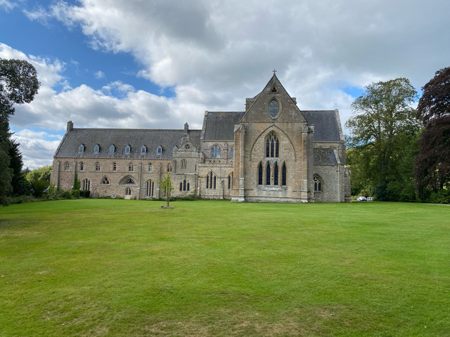 Plusgarden Abbey
